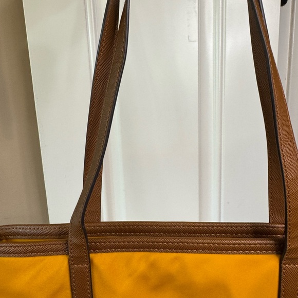 🔆🔆MICHAEL KORS TOTE🔆🔆 - Picture 16 of 16